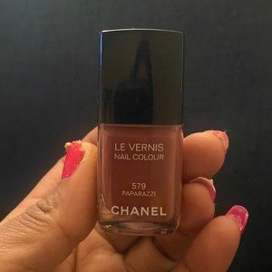Chanel Polish - Color “Paparazzi”, be flee all year with this dusty rose.